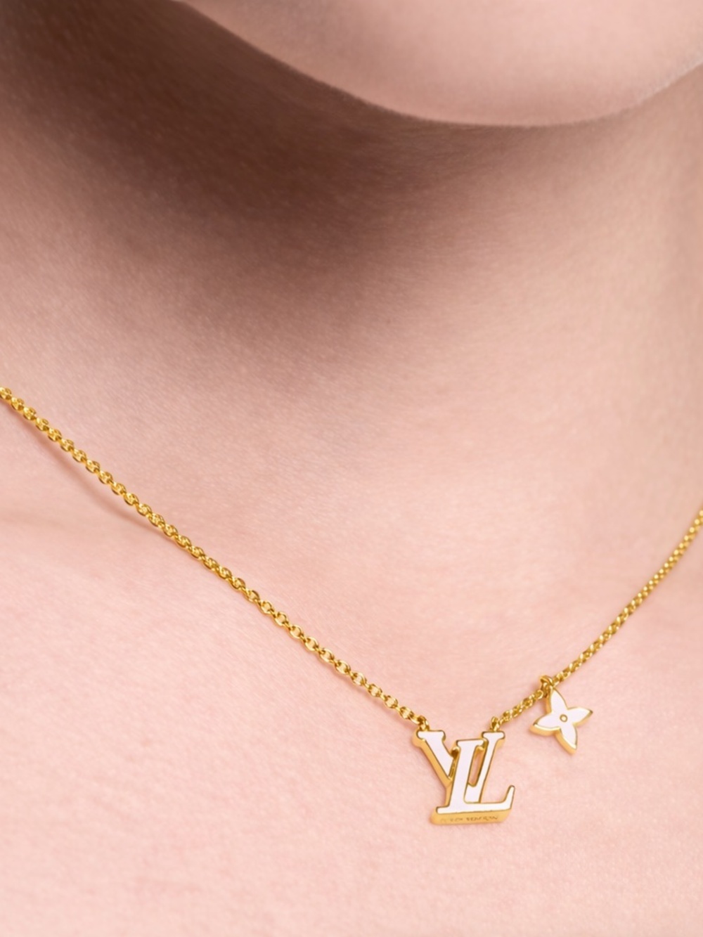 Louis Vuitton LV Iconic Necklace – White Enamel (Brand New, Authentic) Brand new